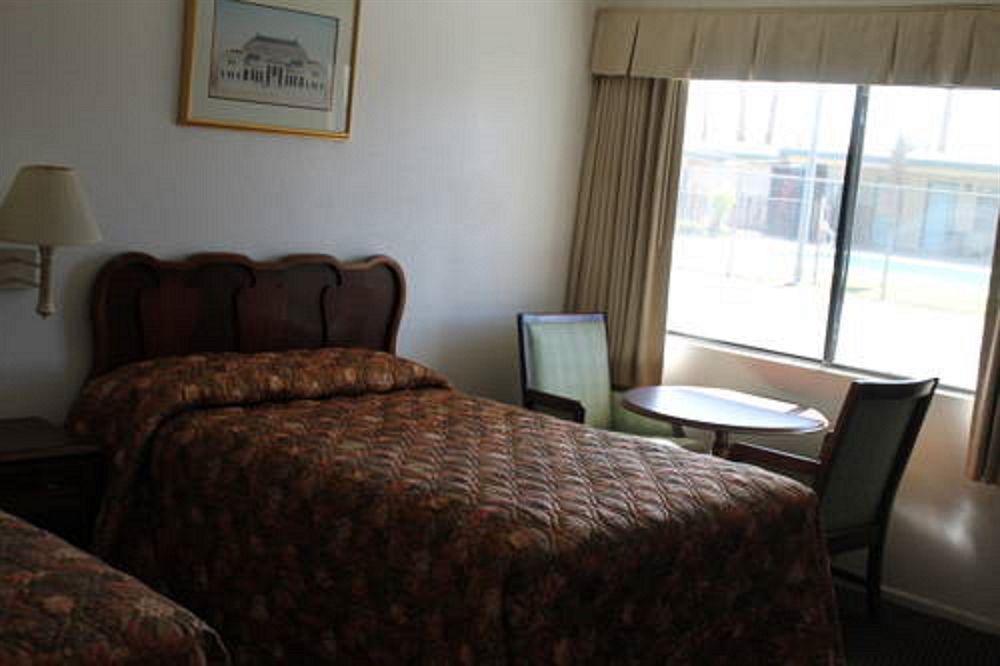 Indio Holiday Motel Ngoại thất bức ảnh
